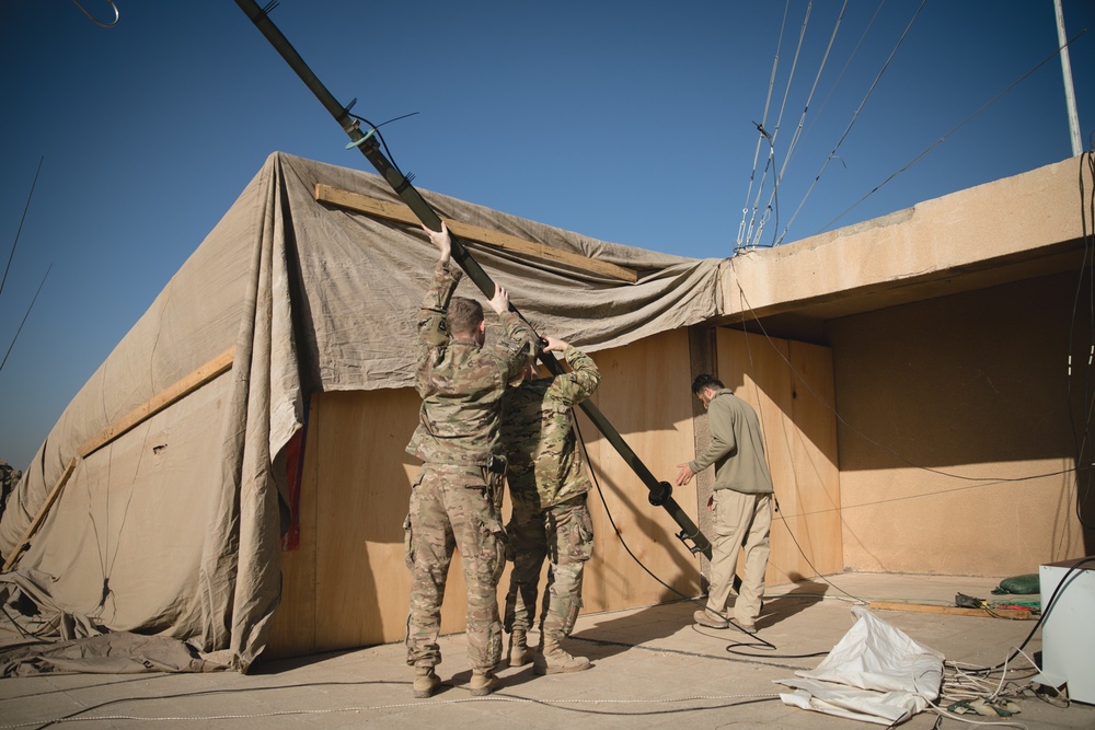 Communication antenna deployment