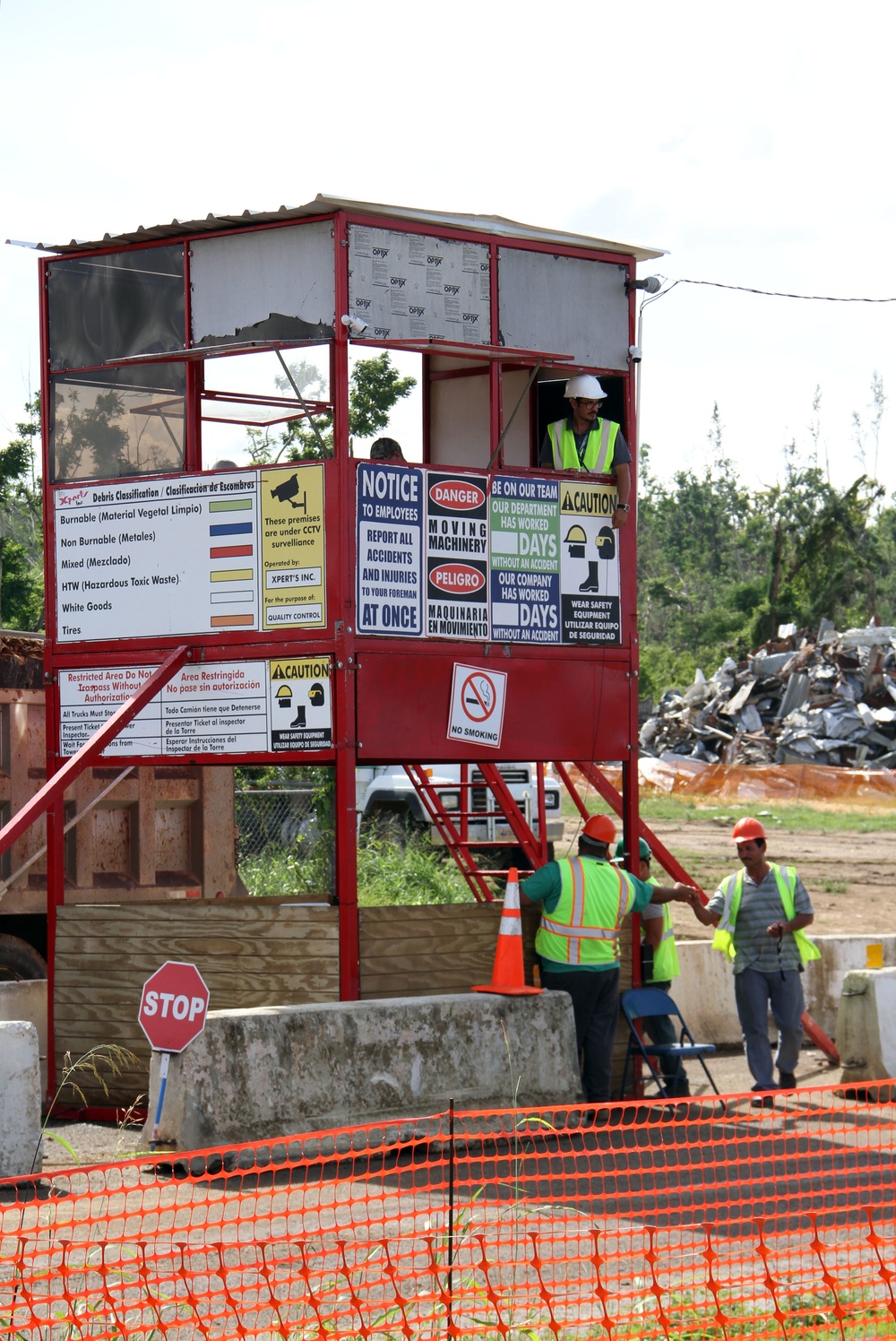 Federal employees, contractors control Puerto Rico hurricane debris collection