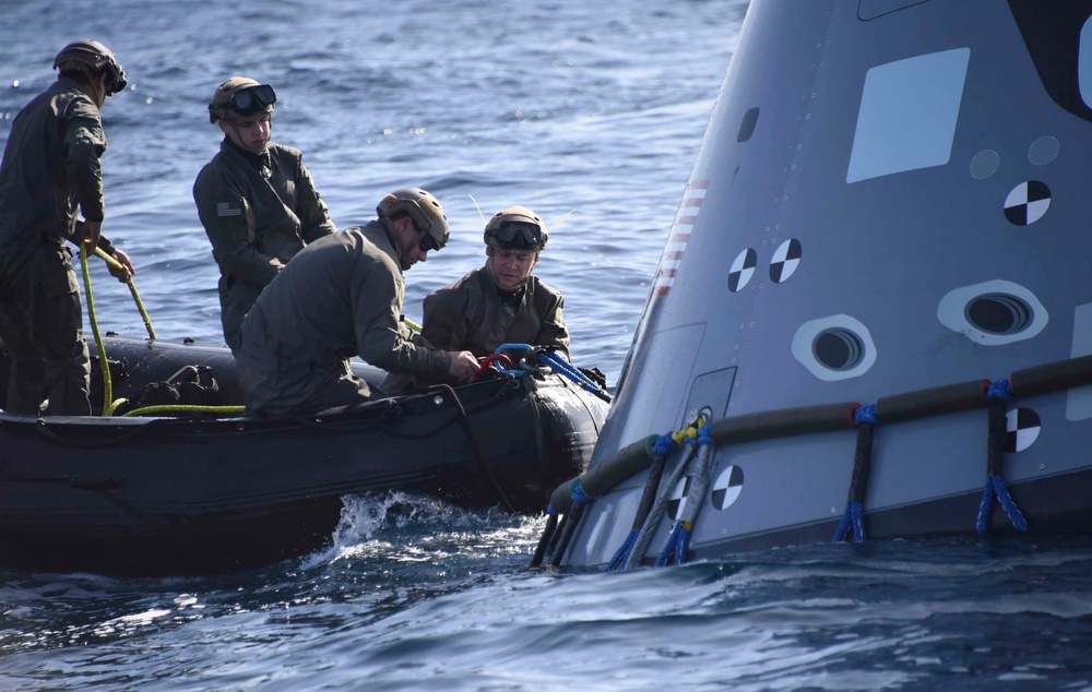 USS Anchorage (LPD 23) Retrieves the NASA Orion Test Article