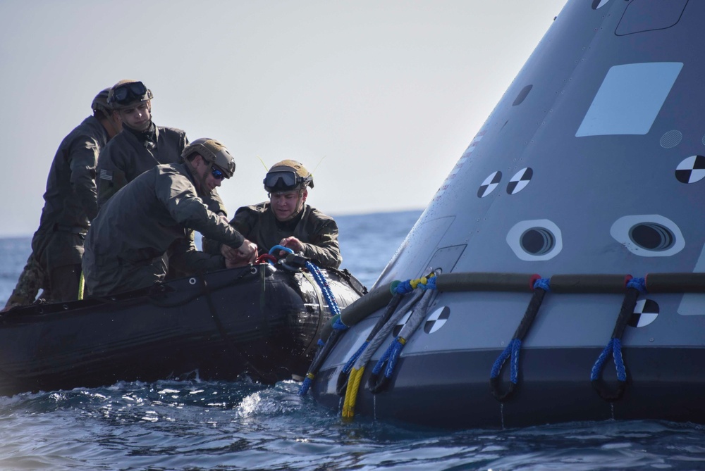 USS Anchorage (LPD 23) Retrieves the NASA Orion Test Article