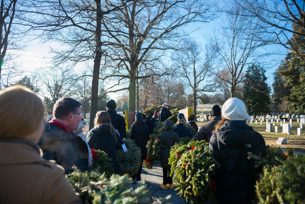 Volunteers Participate in Wreaths Out at Arlington National Cemetery