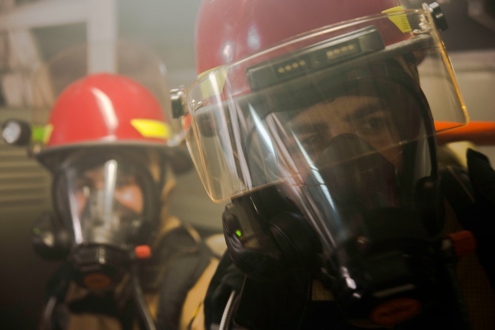 USS San Diego (LPD 22) Damage Control Training
