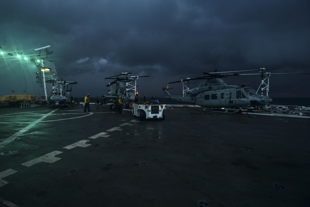 USS San Diego (LPD 22) Into the Storm