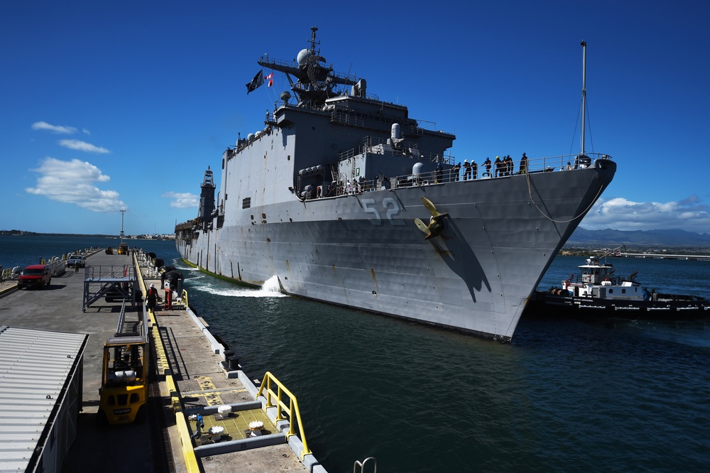USS Pearl  Harbor Arrives at Pearl Harbor