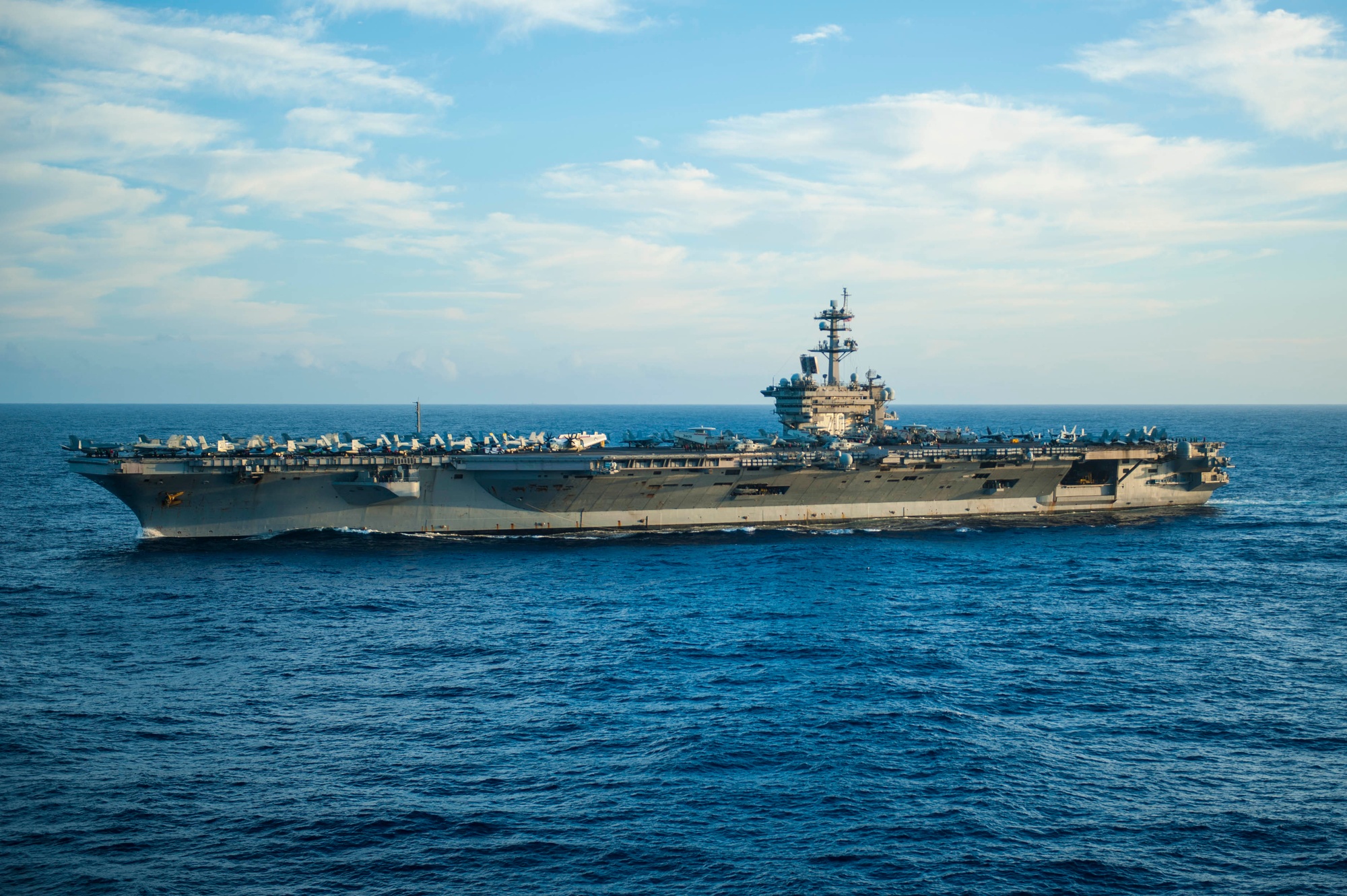 DVIDS - Images - USS Carl Vinson (CVN 70) steams through the