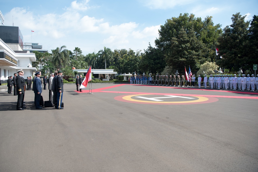 SD visits Defense Ministry in Indonesia