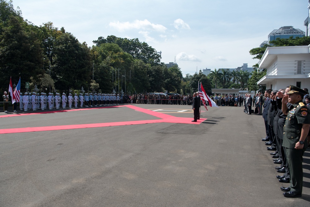 SD visits Defense Ministry in Indonesia