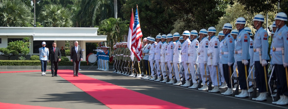 SD visits Defense Ministry in Indonesia