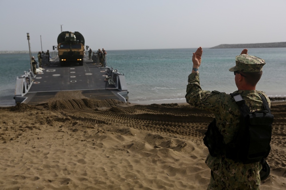 SPMAGTF-Native Fury conducts beach operations