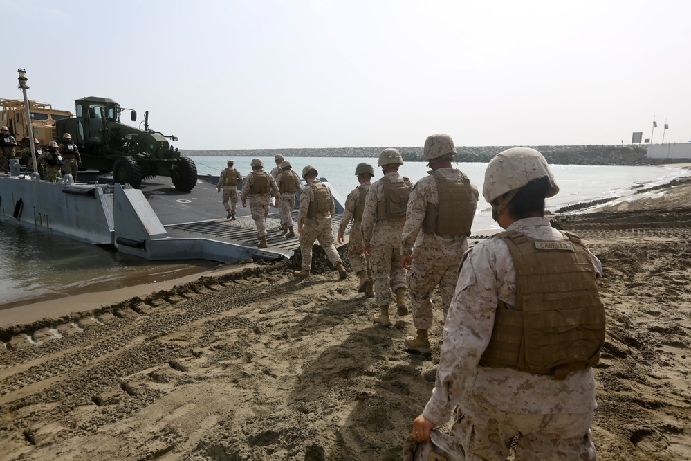 SPMAGTF-Native Fury conducts beach operations