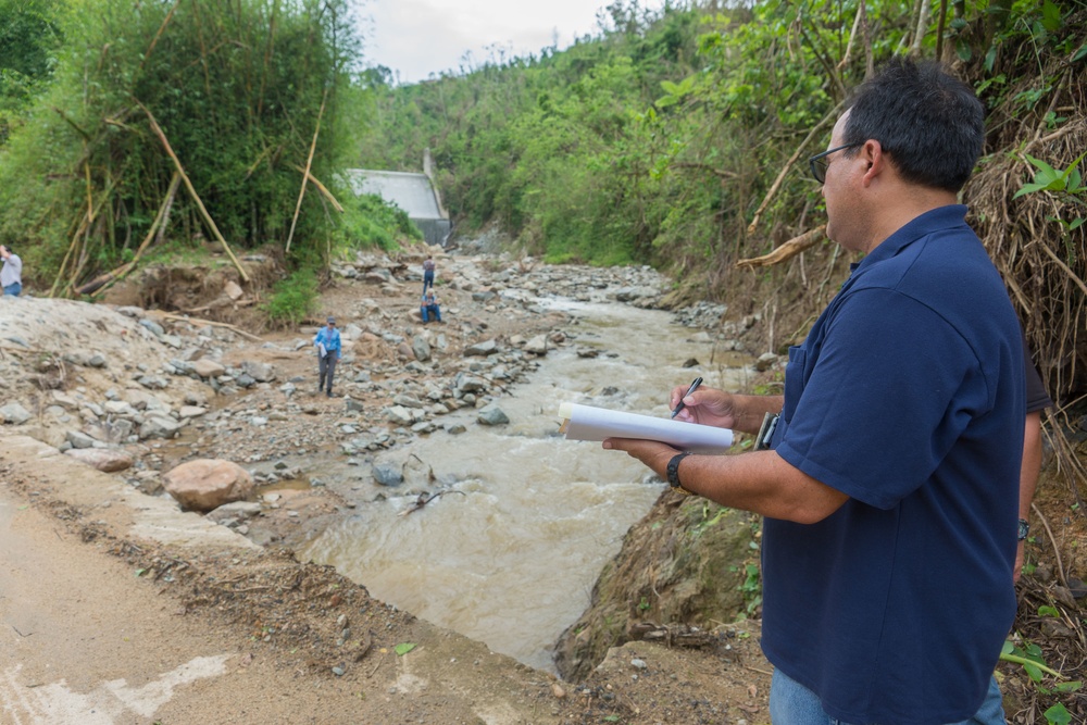 Public Assistance Inspect Bridges in Utuado