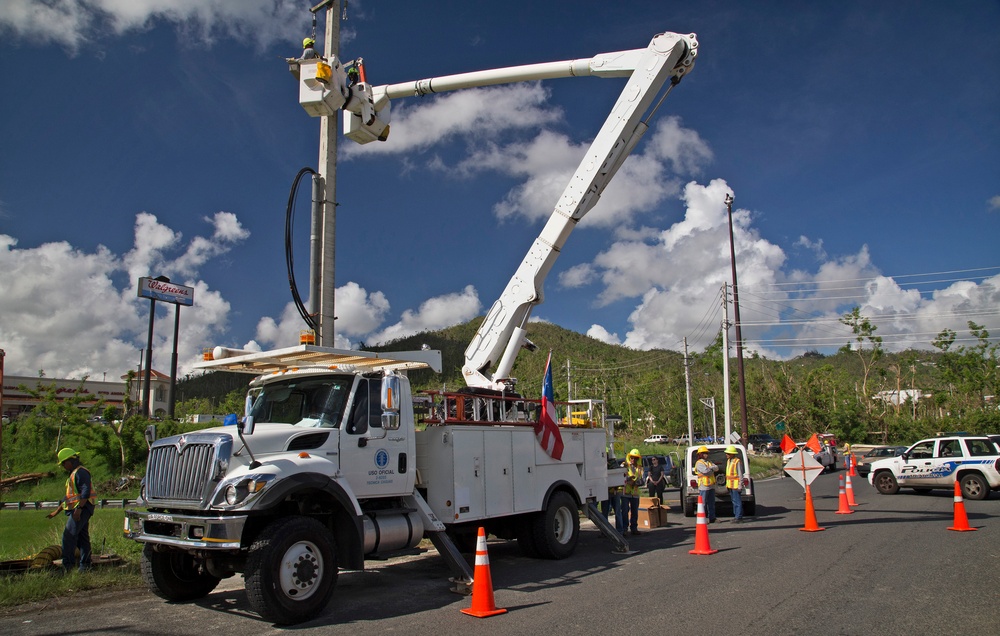 PREPA Brigade Works to Restore Power in Caguas