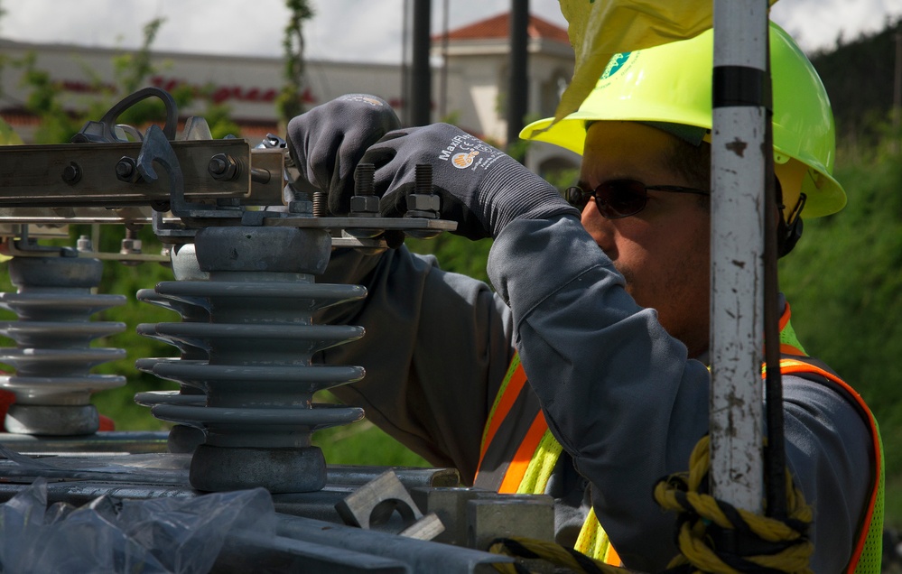 Working to Restore Electric Power in Puerto Rico