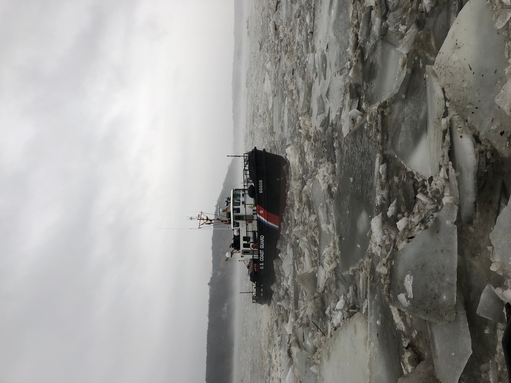 Coast Guard cutters continue to break ice on the Connecticut River