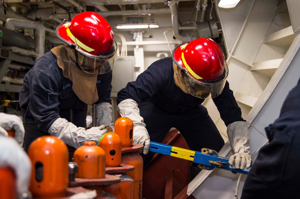 Sea-ready drills aboard USS Bonhomme Richard (LHD 6)