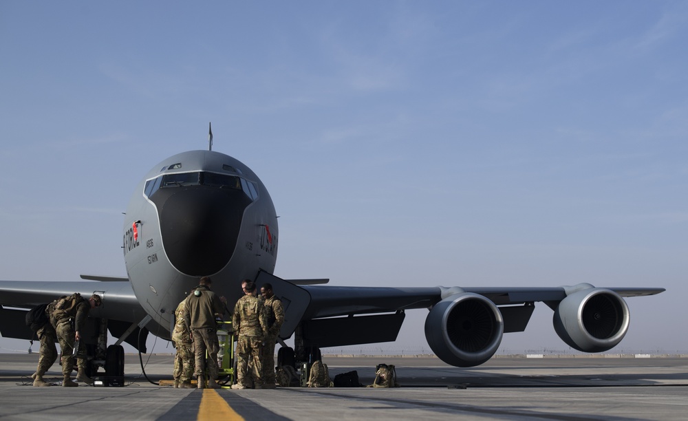 340th Expeditionary Air Refueling Squadron Detachment 1 refuels F-16's and A-10s