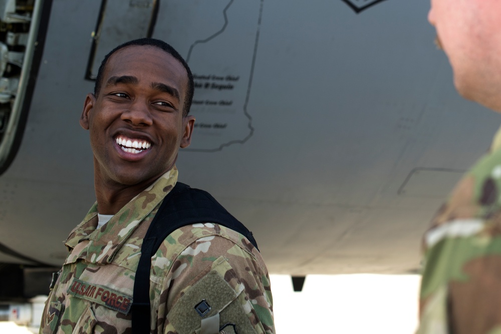 340th Expeditionary Air Refueling Squadron Detachment 1 refuels F-16's and A-10s