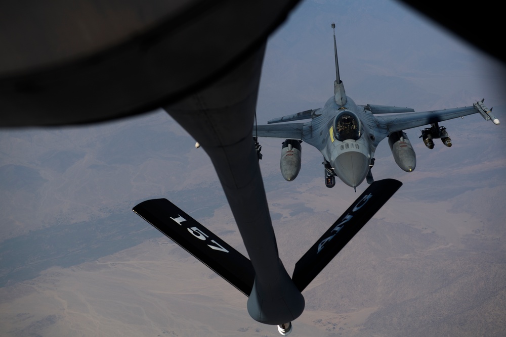 340th Expeditionary Air Refueling Squadron Detachment 1 refuels F-16's and A-10s