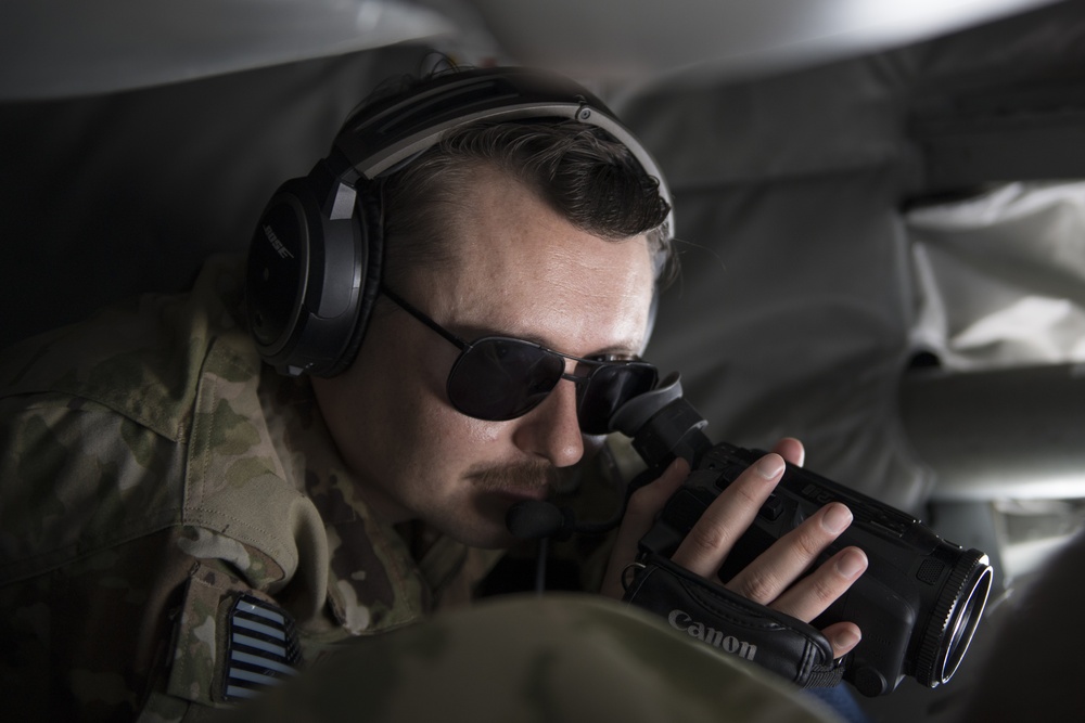 340th Expeditionary Air Refueling Squadron Detachment 1 refuels F-16's and A-10s