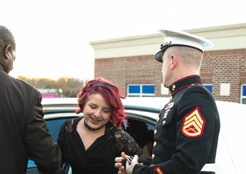 Marine recruiter steps in for a father daughter dance