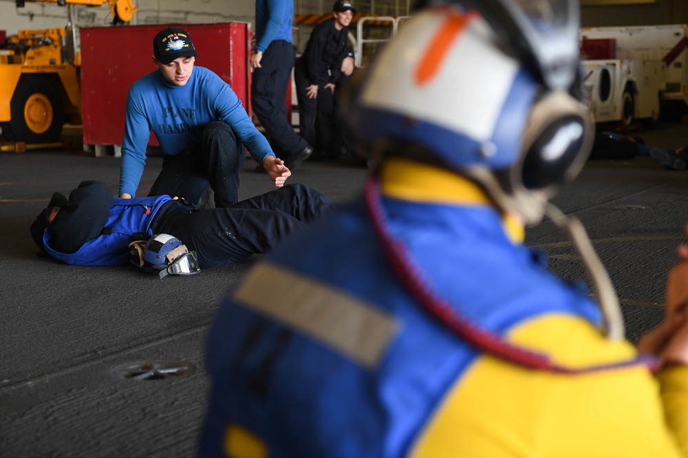 Sailors conduct mass casualty drill