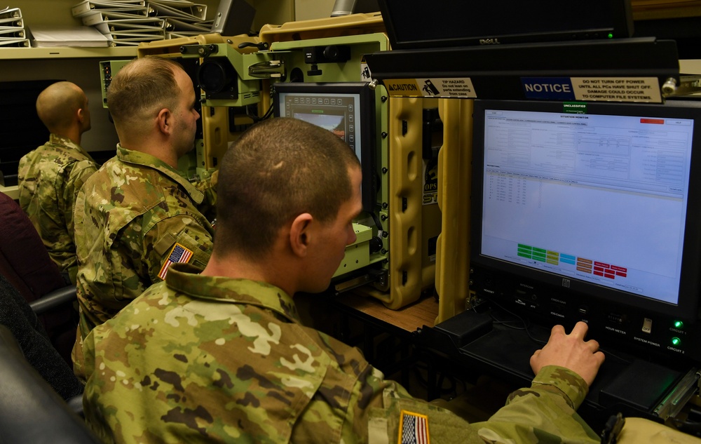 WVNG Soldiers Operate Tank Simulator