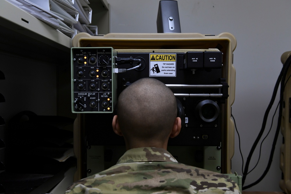 WVNG Soldiers Operate Tank Simulator