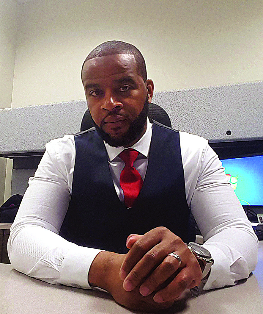 Lee employee earns Black Engineer of the Year Award for community service