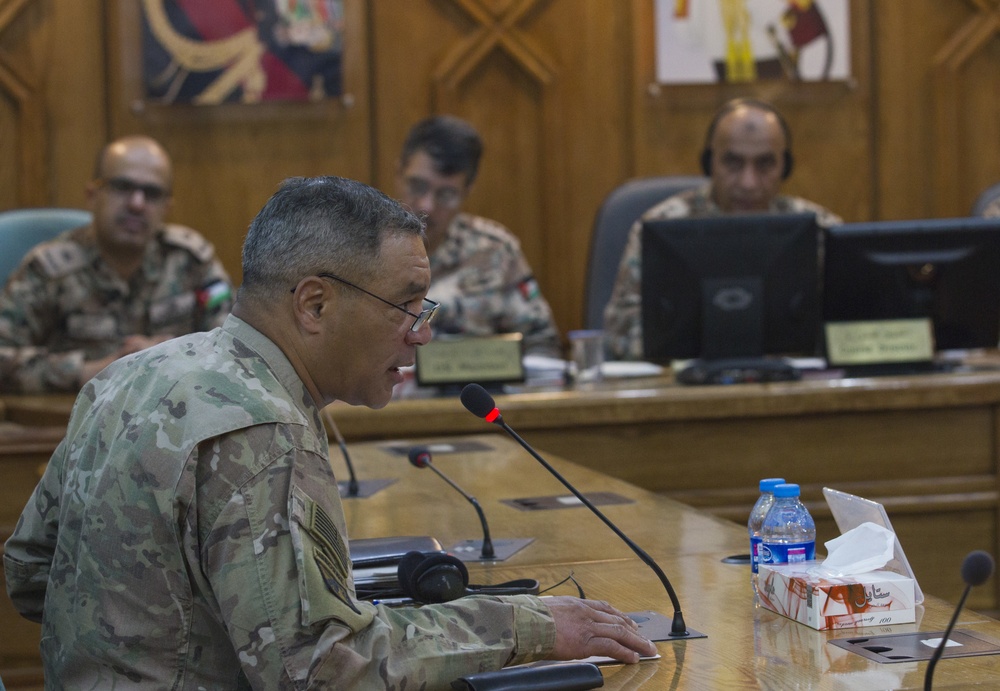 Lieutenant Gen. Michael Garrett addresses multinational class in Amman