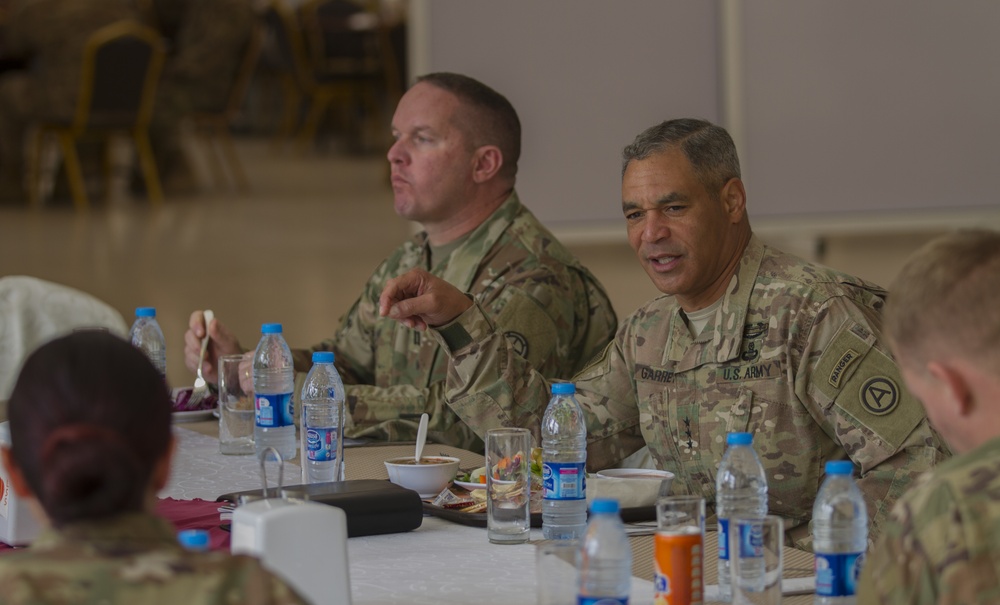 Lt. Gen. Michael Garrett hosts a lunch for enlisted Soldiers in Jordan