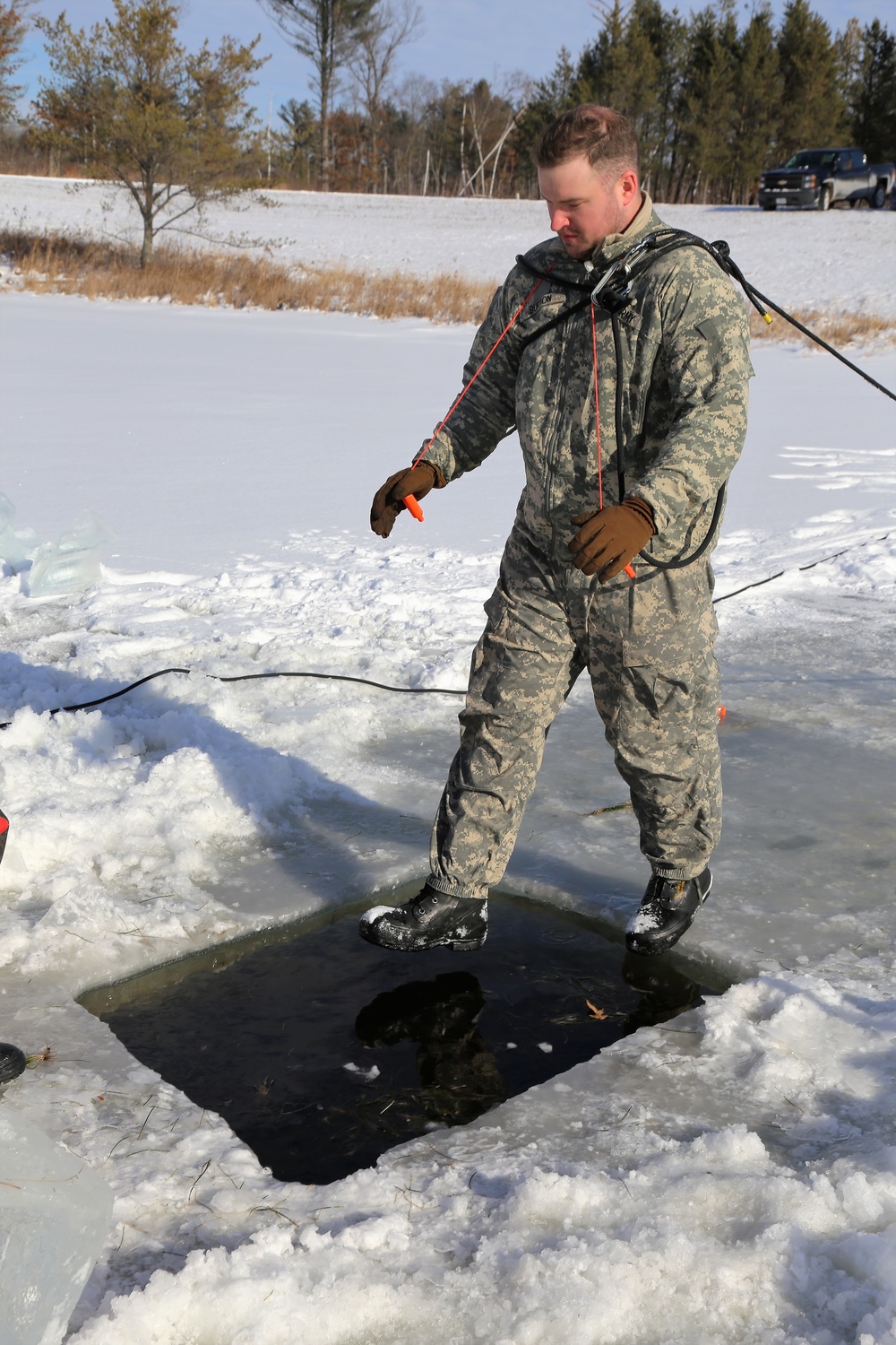 CWOC students fight chill factor in cold-water immersion training at Fort McCoy