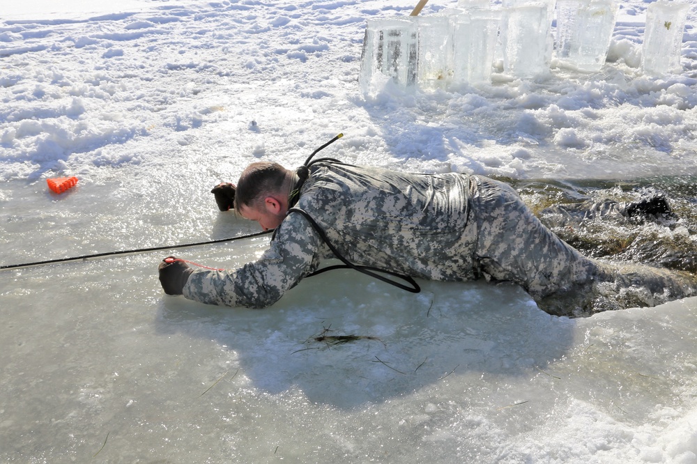 CWOC students fight chill factor in cold-water immersion training at Fort McCoy