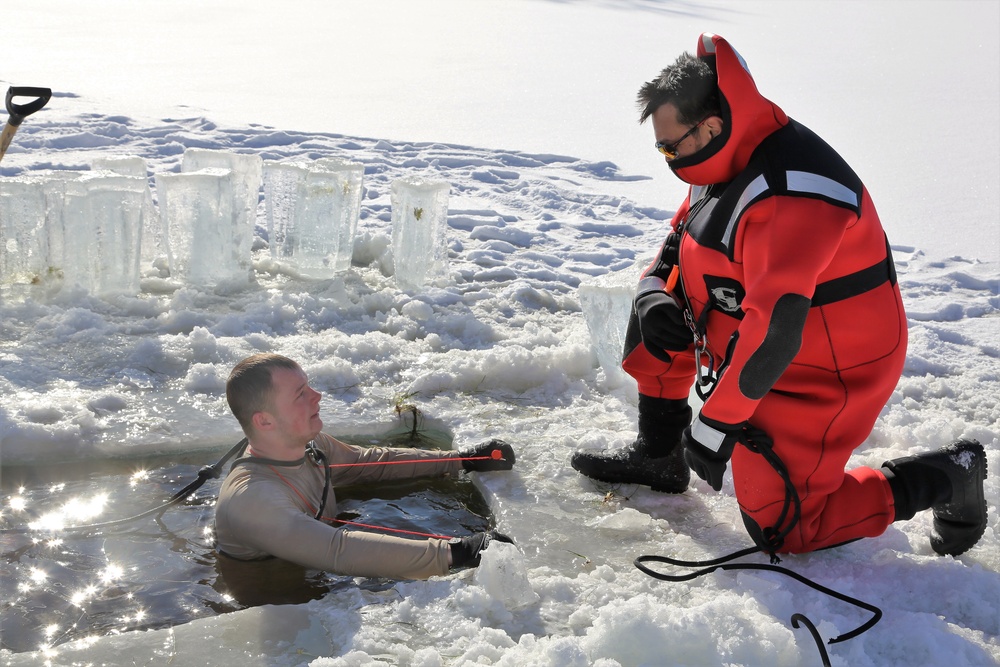 CWOC students fight chill factor in cold-water immersion training at Fort McCoy