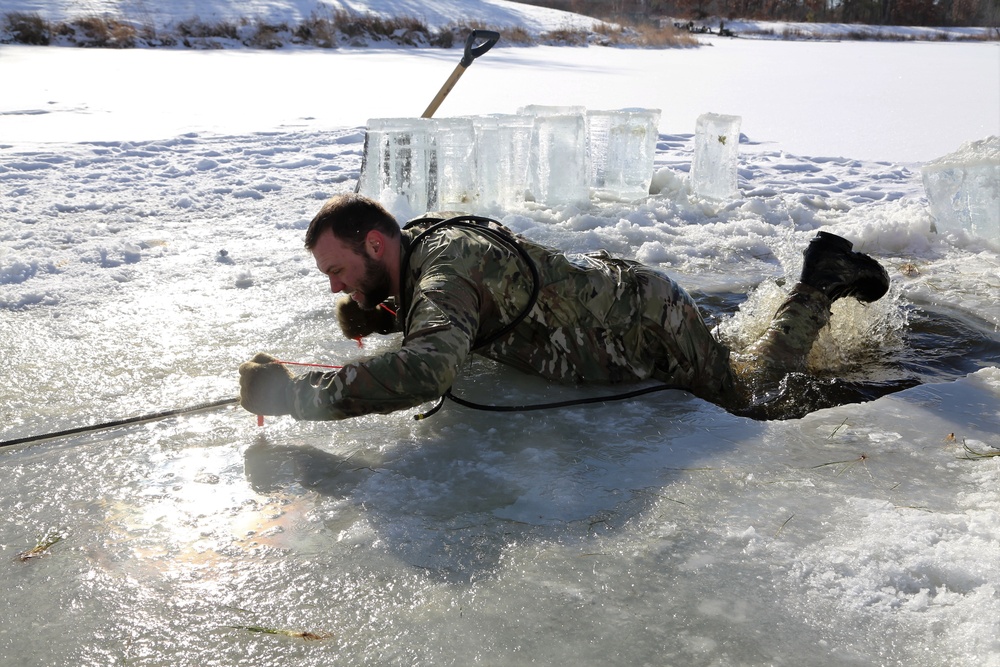 CWOC students fight chill factor in cold-water immersion training at Fort McCoy