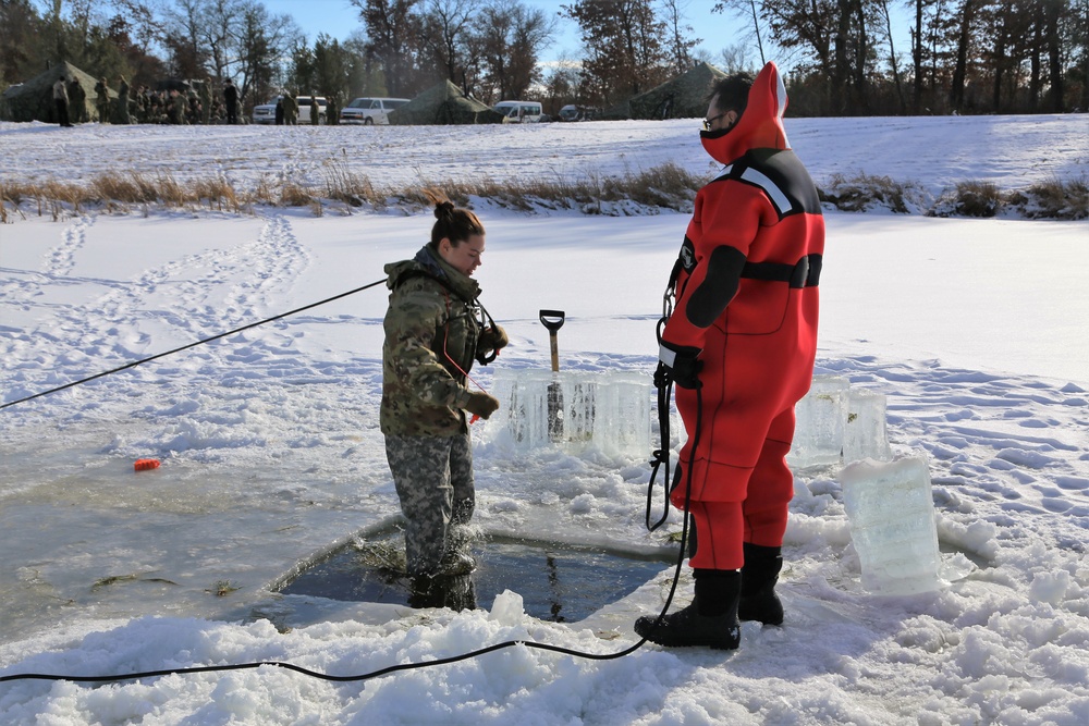 CWOC students fight chill factor in cold-water immersion training at Fort McCoy