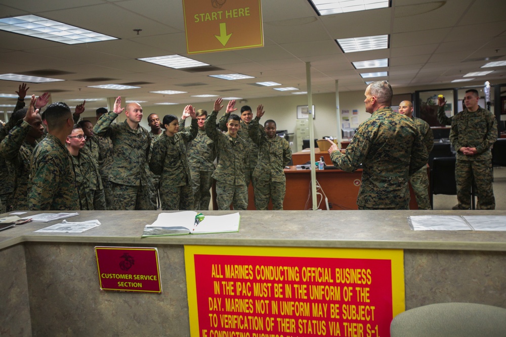 Commanding General of Installations Command visits MCAS Miramar