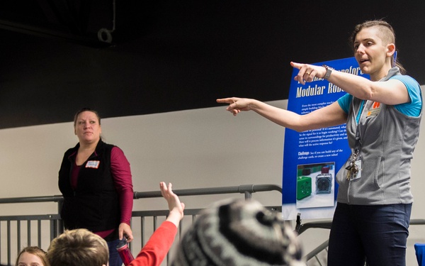 Naval Undersea Museum Holds STEM Day