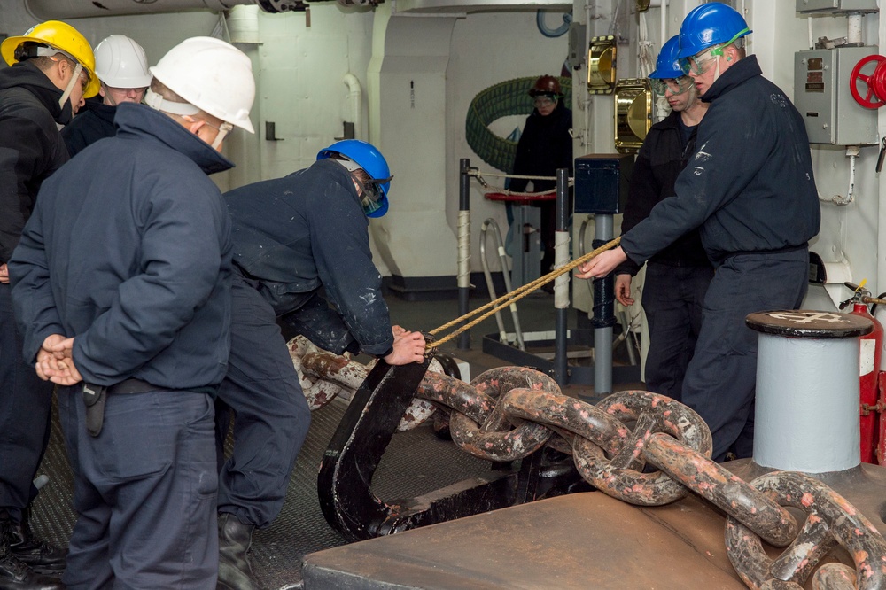 USS Bonhomme Richard (LHD 6) drops anchor in the waters outside of Sasebo, Japan