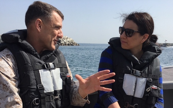Brig. Gen. Donovan conducts interview with Nancy Youssef