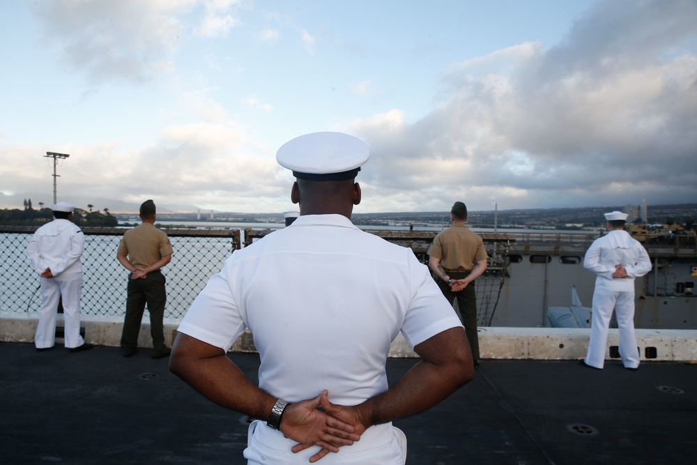 Manning the rails aboard USS San Diego (LPD 22)