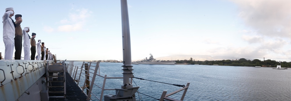 Manning the rails aboard USS San Diego (LPD 22)