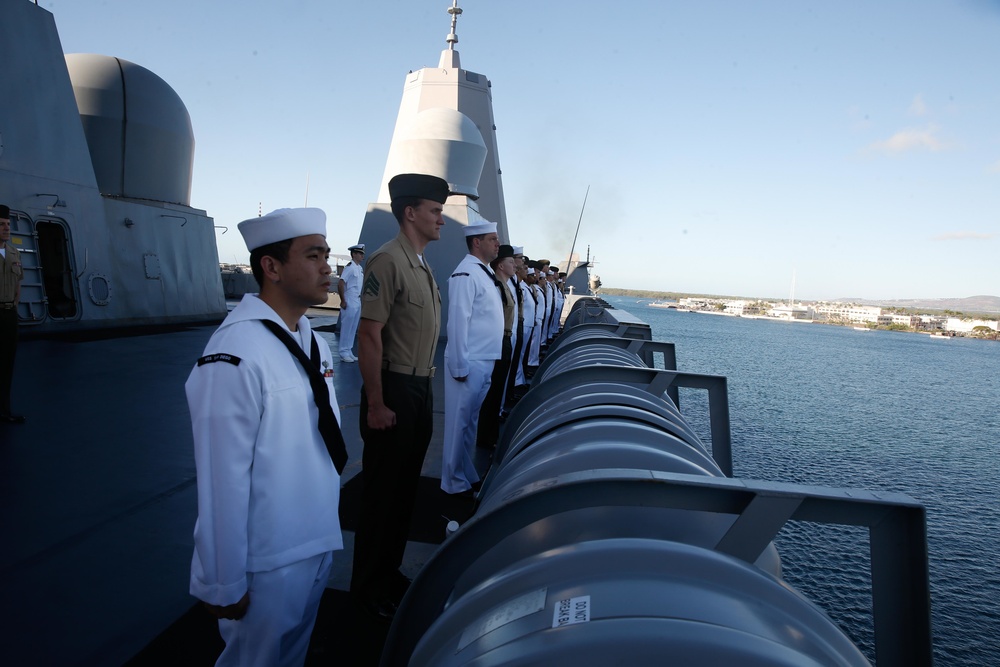 Manning the rails aboard USS San Diego (LPD 22)