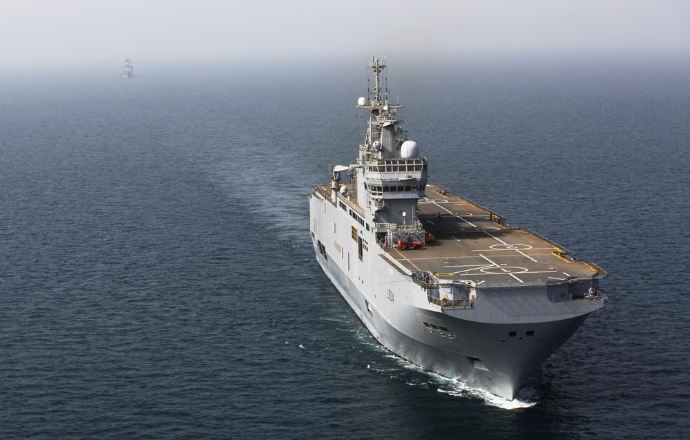 USS Monterey and LHD Tonnerre patrol U.S. 5TH FLEET AOR