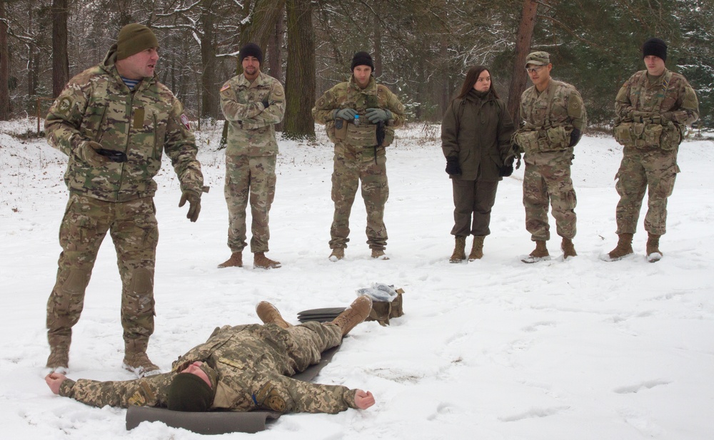 DVIDS - Images - JMTG-U Medics Observe Ukrainian First-Aid Training ...