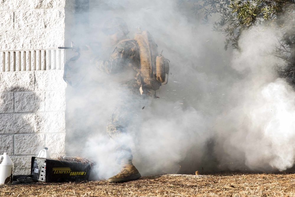 Fog of war: Sailors conduct TCCC training