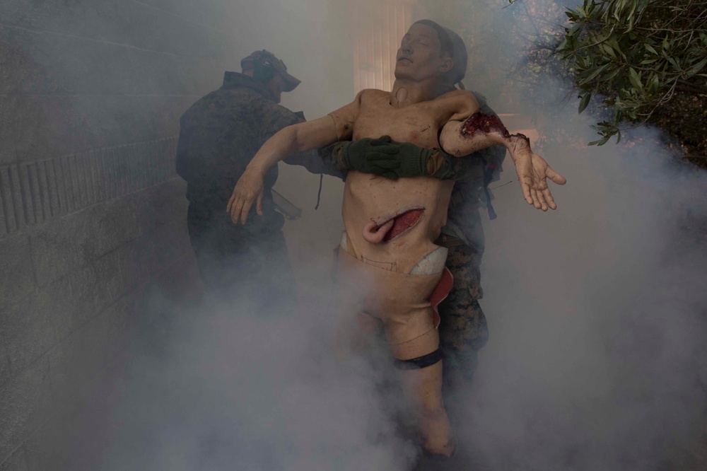 Fog of war: Sailors conduct TCCC training