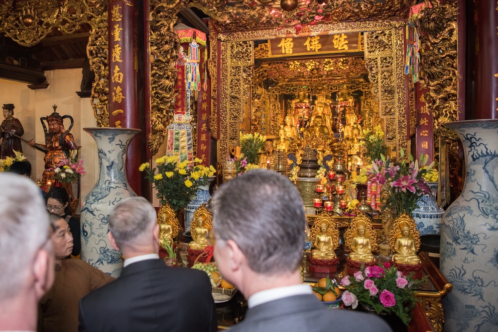 SD visits the Tran Quoc Pagoda