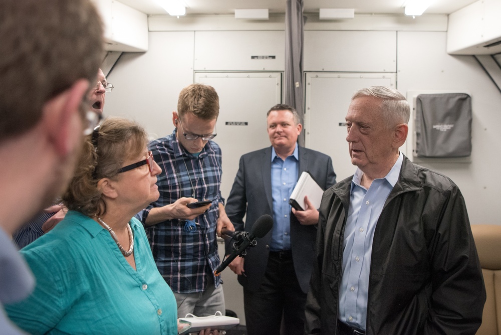 SD speaks to media enroute to Hawaii