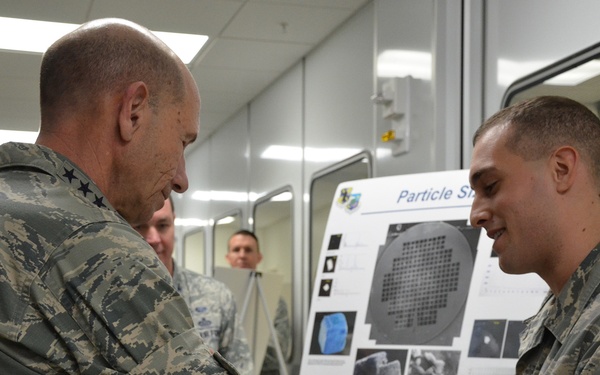 Holmes, Batten pay first visit to nuclear treaty monitoring center