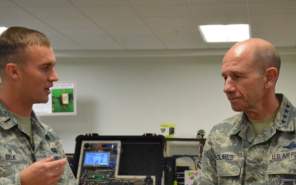 Holmes, Batten pay first visit to nuclear treaty monitoring center